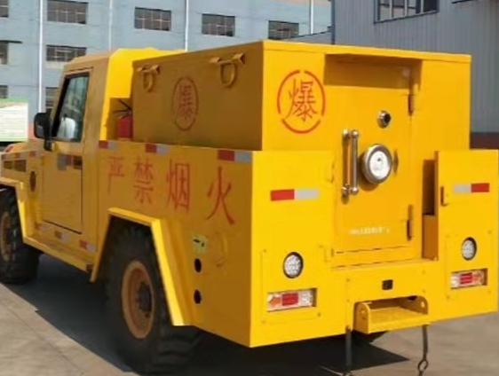 灵寿凯龙爆破器材运输车：保障爆破任务的安全运行