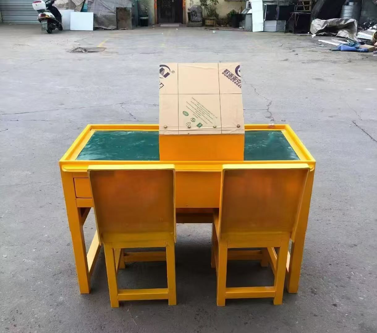 灵寿防静电导通桌井下煤矿火工品发放桌：危险品流转的安全守护者